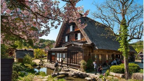 Nagoya Shirakawa-go 1-day tour [Private tour + "Your Name" pilgrimage]