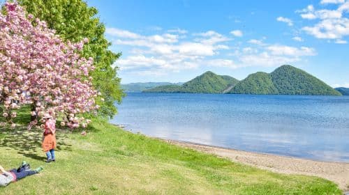 Jednodniowa wycieczka: Dolina Noboribetsu Jigokudani + Jezioro Tōya + Otaru, Osiem Widoków Jeziora Tōya, wycieczki po Kanale Otaru