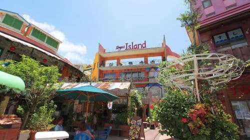 Okinawa: Passeio de Ônibus de Dois Andares Aberto para American Village