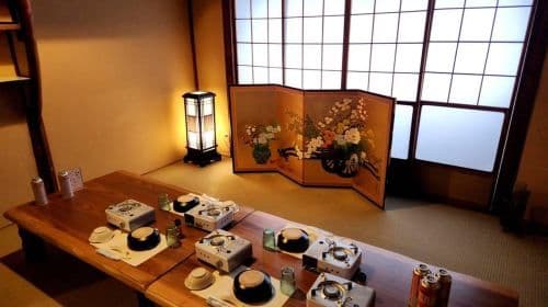 Osaka: Arashiyama, FushimiInari, passeio noturno em Gion, Kyoto com jantar