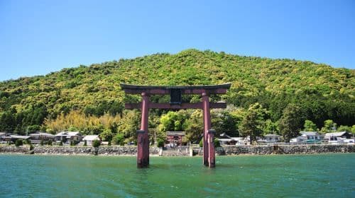 Excursion d'une journée au Lake Biwa Observation Deck, au Shirahige Shrine, au Mangetsu-ji Temple et à Omi-Hachiman