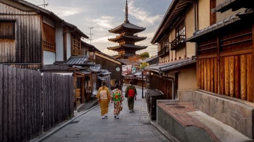 one-day tour to Kiyomizu-dera Temple, Nisannen-zaka, Fushimi Inari Taisha, Todaiji Temple, Nara Park, Kyoto, Japan Day Tours