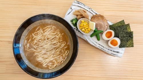 Esperienza di preparazione di noodles RAMEN! Fatti con farina in 30 minuti!