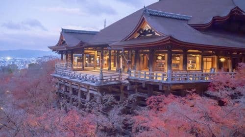 Tour in moto a noleggio a Kyoto: Patrimonio Sud ed Est