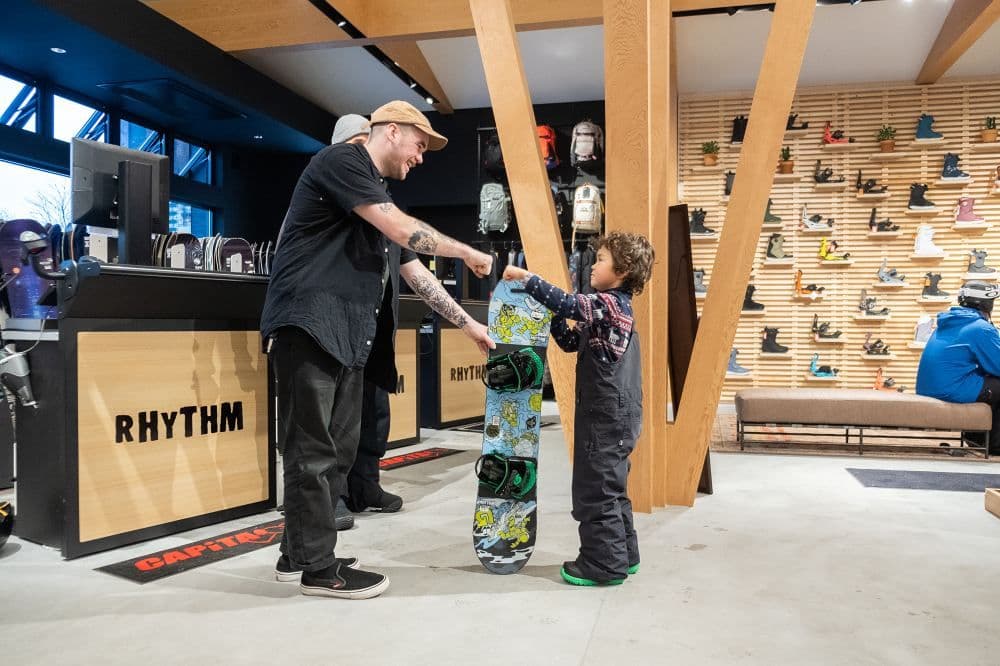 RHYTHM HIRAFU Niseko Premium Ski Wear & Equipment Rental