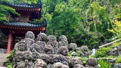 Spirited Away Anime-Pilgerreise: 1-Tages-Tour zum Katsuo-ji + Otagi Nenbutsu-ji Tempel + Arashiyama-Wanderung in Osaka Tagestouren