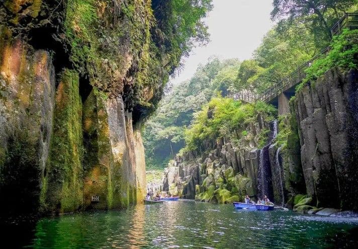 Takachiho Gorge & Aso Volcano Kusasenri Day Tour (with Boating)