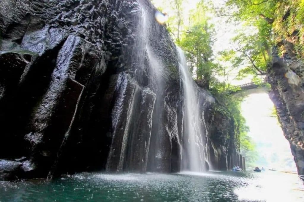 Takachiho Gorge & Aso Volcano Kusasenri Day Tour (with Boating)