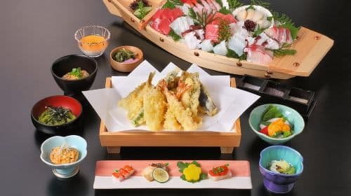 Tokyo Bay: Crociera con cena tradizionale giapponese Yakatabune