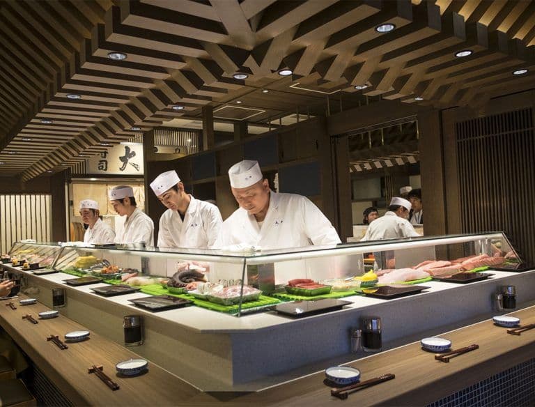 Tokyo: Complete Tuna Auction & Toyosu Fish Market Experience (4.5 hours / English)