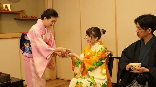 Tokyo: Zen beoefenen met een Japanse theeceremonie dagtour