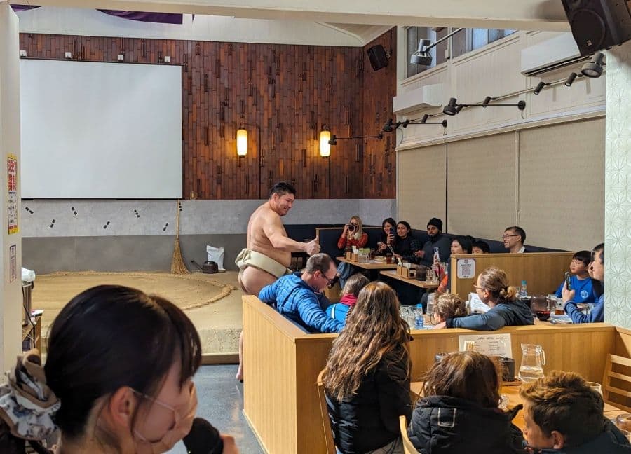 Tokyo: Sumo Wrestling Restaurant: Experience and Show with Chanko Nabe Lunch at Dosukoi Tanaka (2 hours / English)