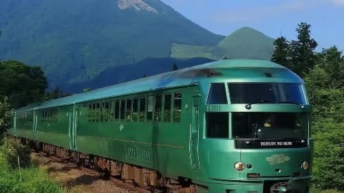 Yufuin-no-mori green train and the Yufu red limited express train Reservation service Transport Passes