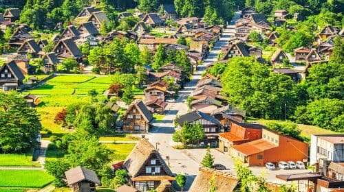 [Wyjazd z Nagoya] Odkryj wioskę Gassho w Shirakawa-go · Wycieczka alpejska · Opcjonalne wycieczki jednodniowe w małych grupach do 9 osób