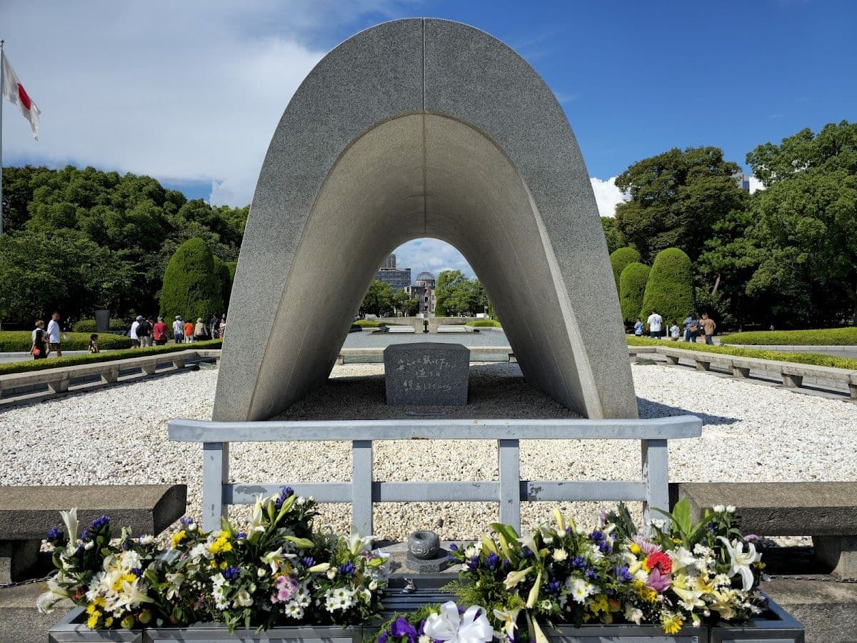 【Private Tour】Hiroshima local food & Peace Memorial Park one-day walking tour