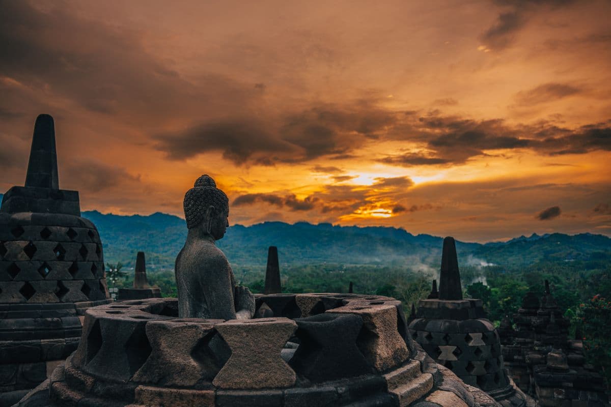 Tramonto a Borobudur