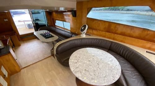 Passeio de Barco Fretado em Hong Kong: Uma Experiência de 6 Horas em Barco de Estilo Ocidental para Amigos - Passes de Transporte