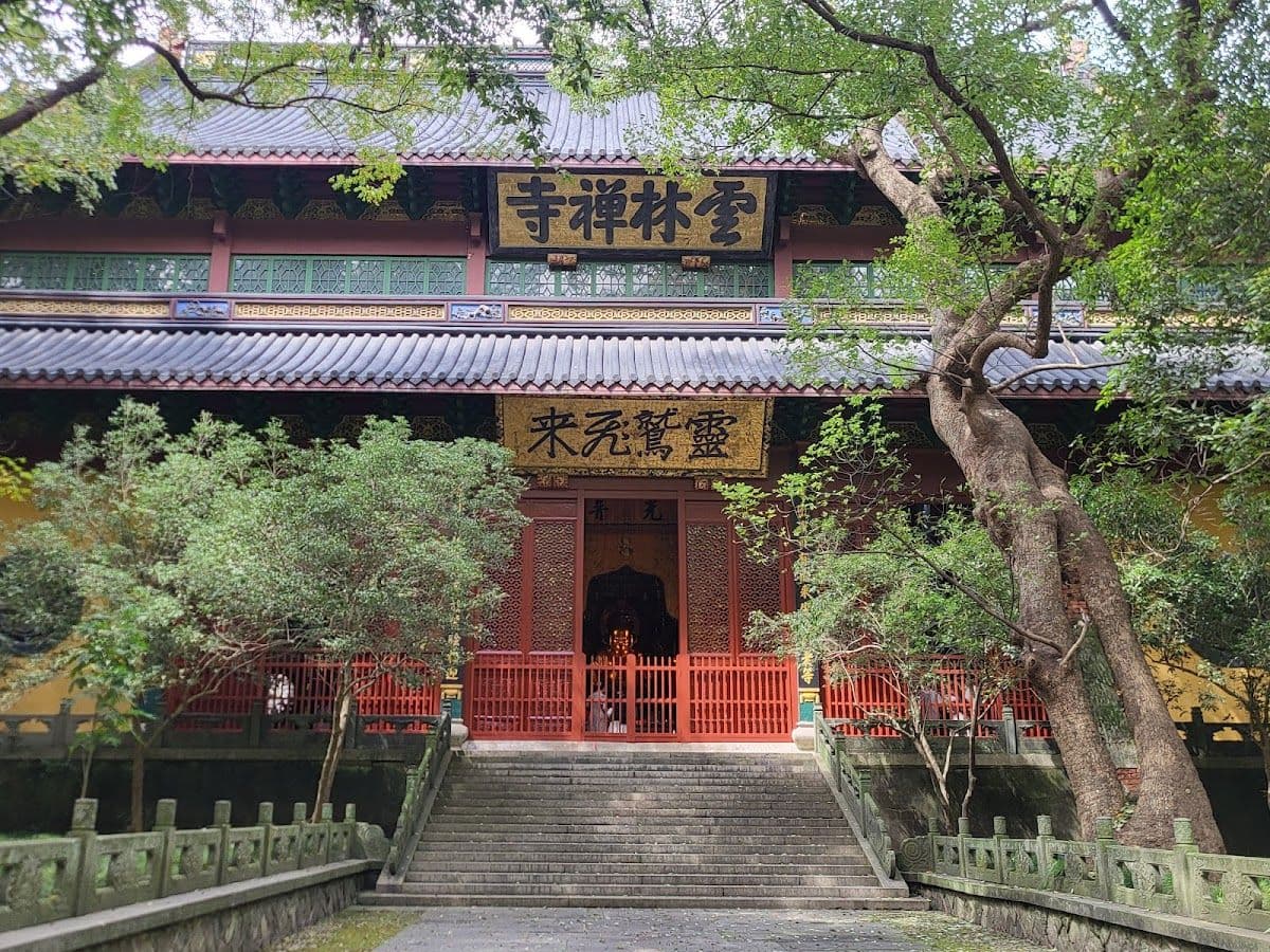 Hangzhou West Lake-Lingyin Temple-Leifeng Pagoda one-day tour(English service available/multiple Vehicle Type available) Day Tours