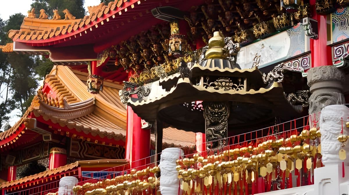 Formosan Aboriginal Culture Village + Sun Moon Lake Ropeway + Sun Moon Lake Wenwu Temple one-day tour Day Tours