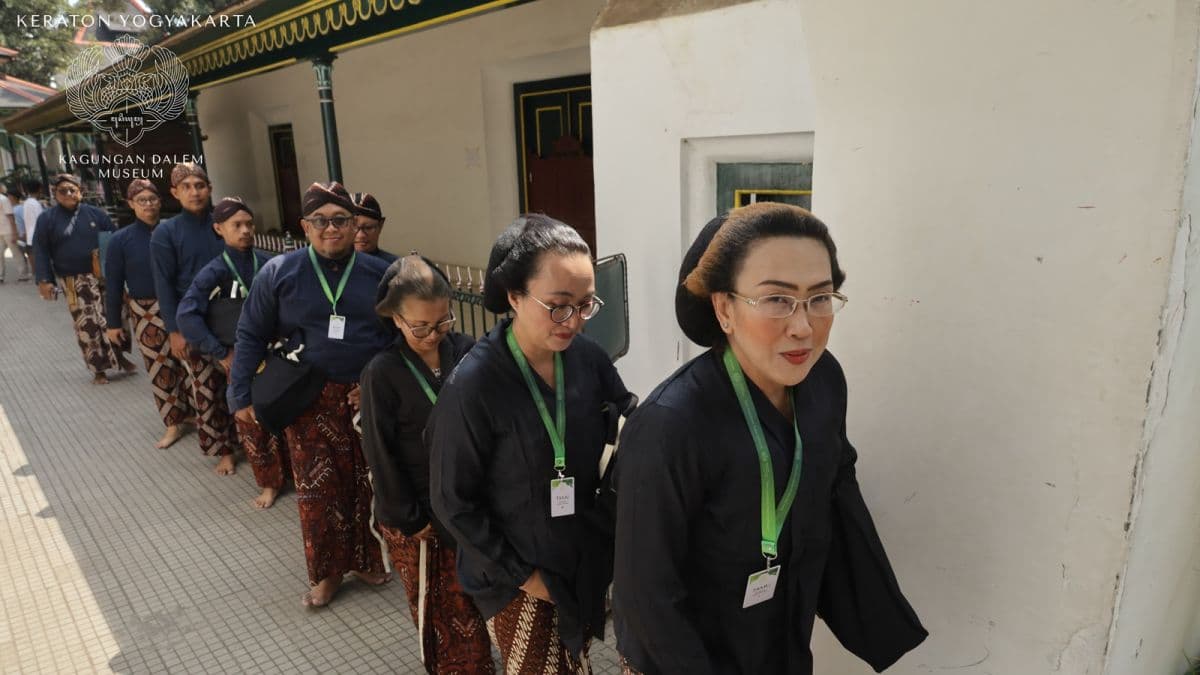 Abdi Dalem Experience