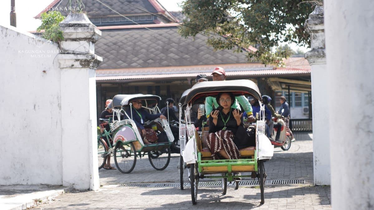 Abdi Dalem Experience