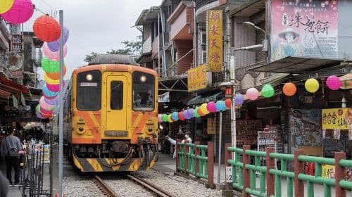 From Taipei: Shifen, Jiufen, and Yehliu Geopark Day Tour Day Tours
