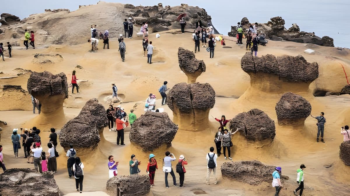 From Taipei: Shifen, Jiufen, and Yehliu Geopark Day Tour Day Tours