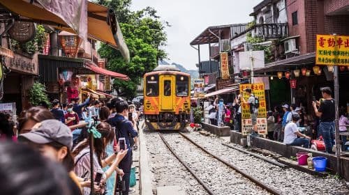 Saindo de Taipei: Excursão Guiada de um Dia a Shifen, Jiufen e Yehliu