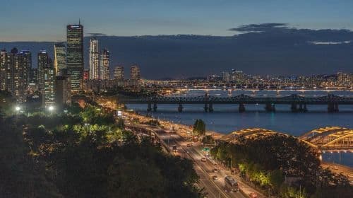 Hoogtepunten van de Seoul Night Tour | Gwangjang Market: Traditioneel markteten & een avondwandeling langs de Han River