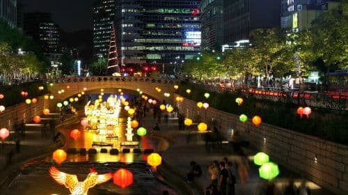 Seoul Night Tour Highlights | Gwangjang Market: 伝統的な市場グルメとHan Riverの夜景散策