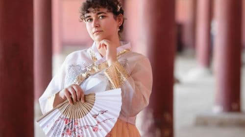 Seoul travel photography in South Korea[Pear Blossom Studio Outdoor Portrait Photography]