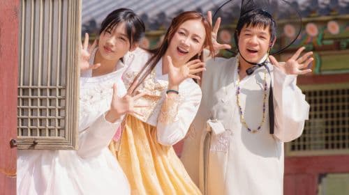 Seoul travel photography in South Korea[Pear Blossom Studio Outdoor Portrait Photography]