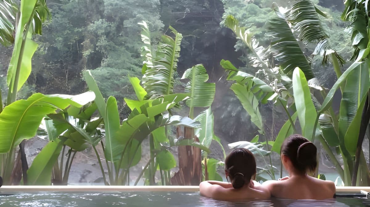 Fulaoduo Wulai Resort in New Taipei City | Scenic Hot Spring Room & Japanese-Style Public Bath | Hot Spring Experience & Exquisite Dining | Book Online via Official Website