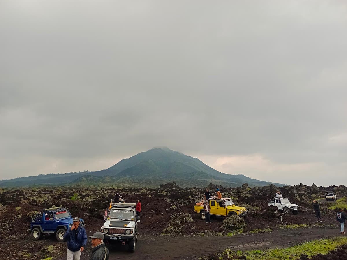 Black Lava Tour