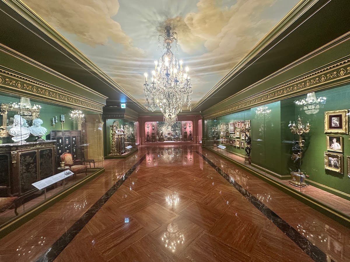 JOLIE PORCEIAIN Museum