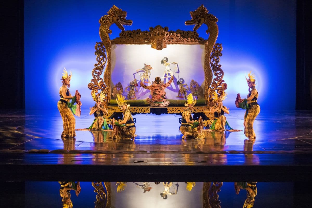 Devdan Show per titolari di ID/KITAS indonesiano