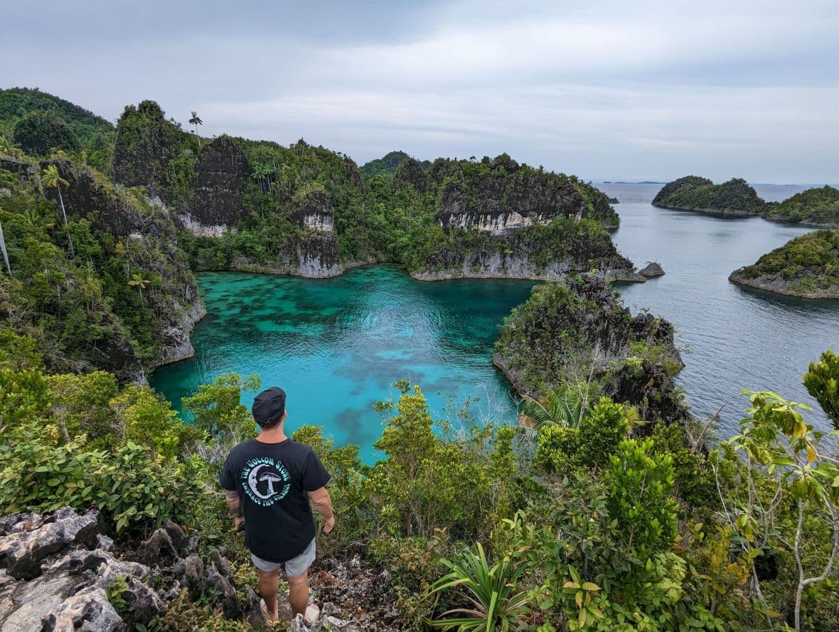 Explore Raja Ampat 7 days