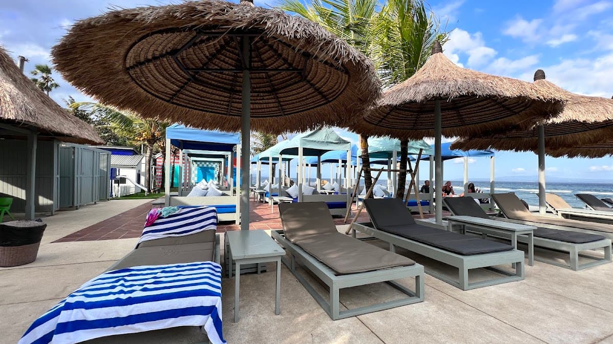 Flamingo Beach Club Day Pass