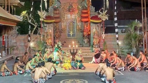 Kecak & Fire Dance Show Seraya Budaya Singapadu Ubud