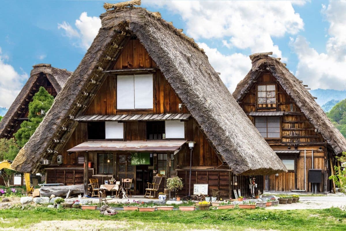 Shirakawa Day Tour from Nagoya: One-day tour of Shirakawa-go with Chinese, English and Japanese guide