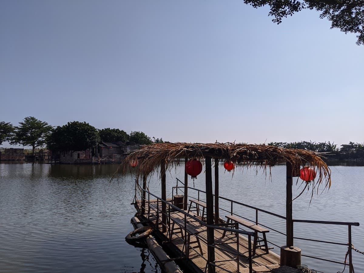 Lao Tang Lake Art Village