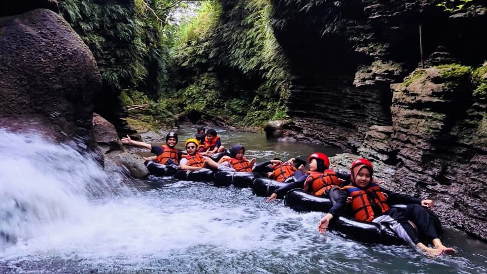 River Tubing Green Santirah