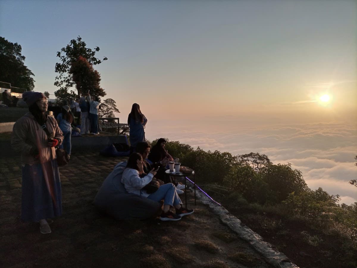 Sunrise Telomoyo
