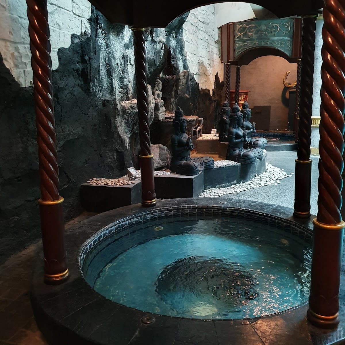 Taman Sari Royal Heritage Spa - Wahid Hasyim