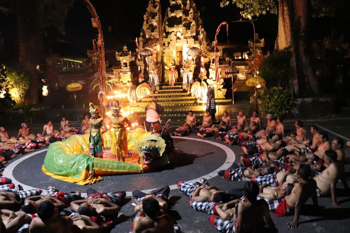Tradycyjny taniec Kecak w Ubud