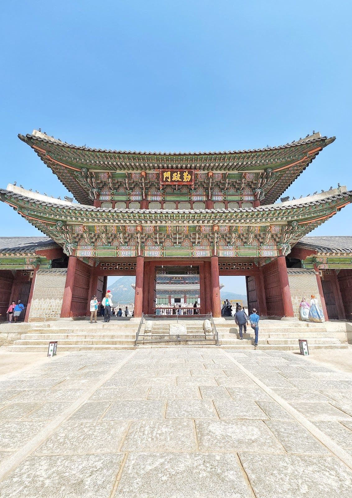 Gyeongbokgung Palace Travel Photography in Seoul, South Korea[Professional snapshot experience to make memories at Gyeongbokgung Palace in Seoul]