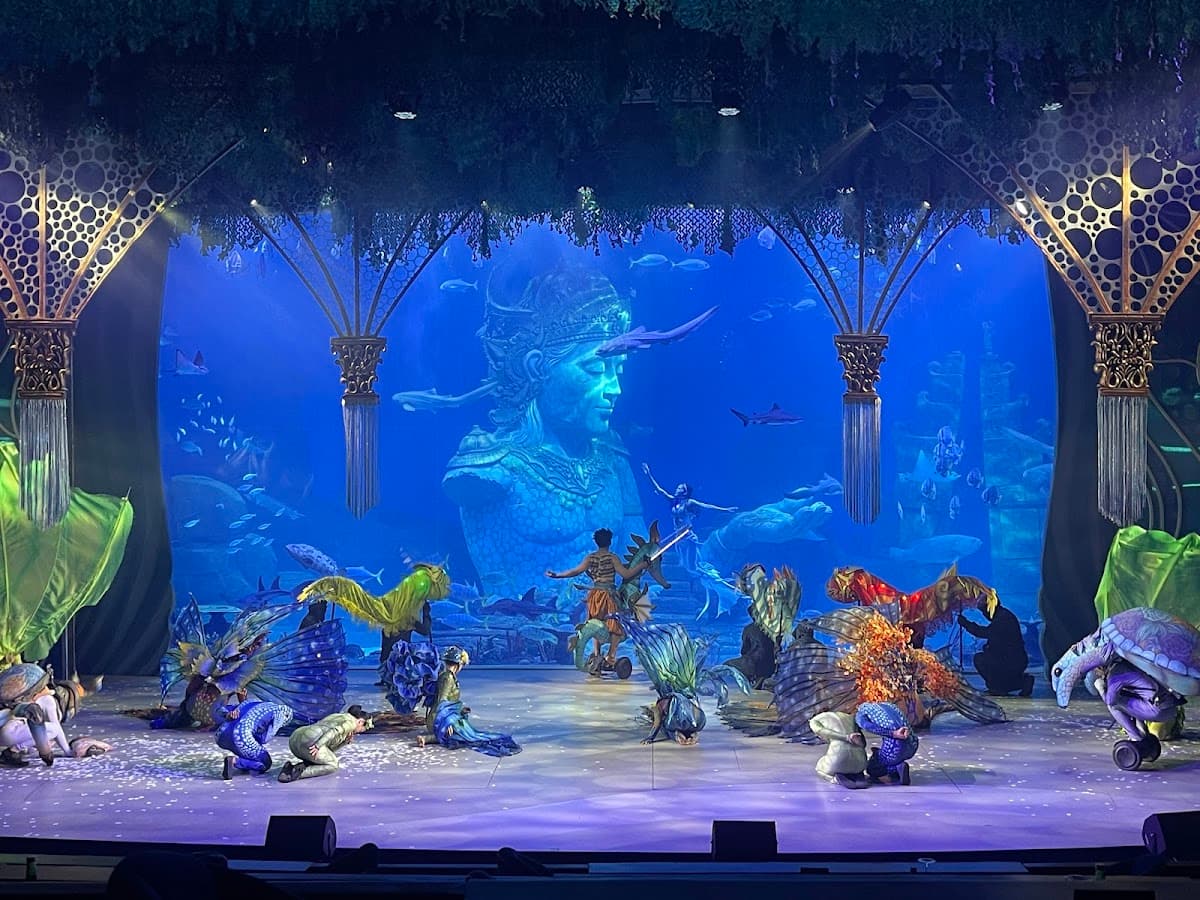Varuna Underwater Show Package at Taman Safari Bali