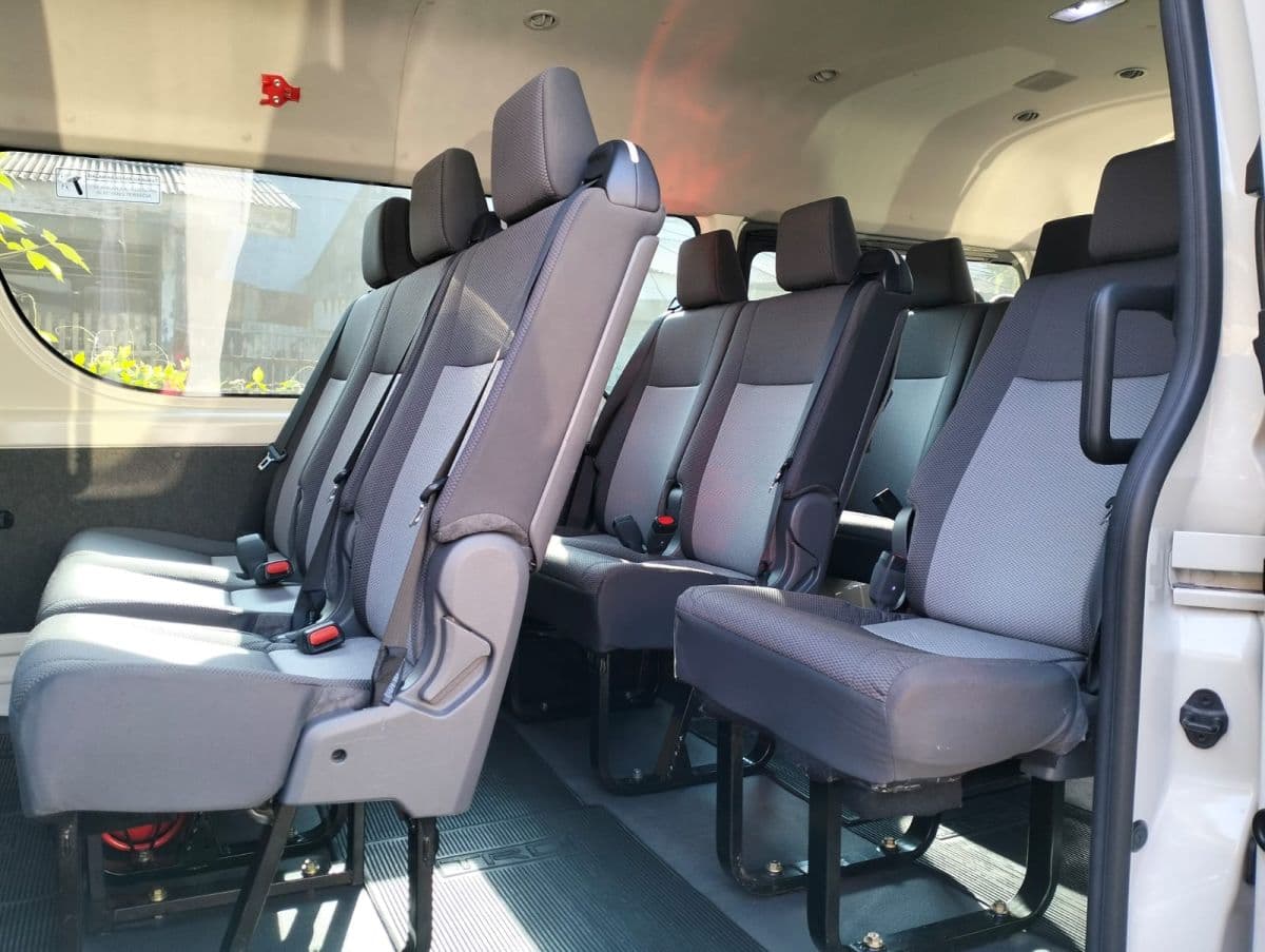 [TICKET] TRANSPORTE HIACE COMMUTER 14 LUGARES JACARTA-CILETUH - UM DIA - 16 HORAS DE USO