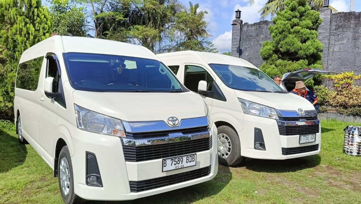 [TICKET] TRANSPORTE HIACE PREMIO 14 LUGARES JACARTA-CILETUH  UM DIA  16 HORAS DE USO