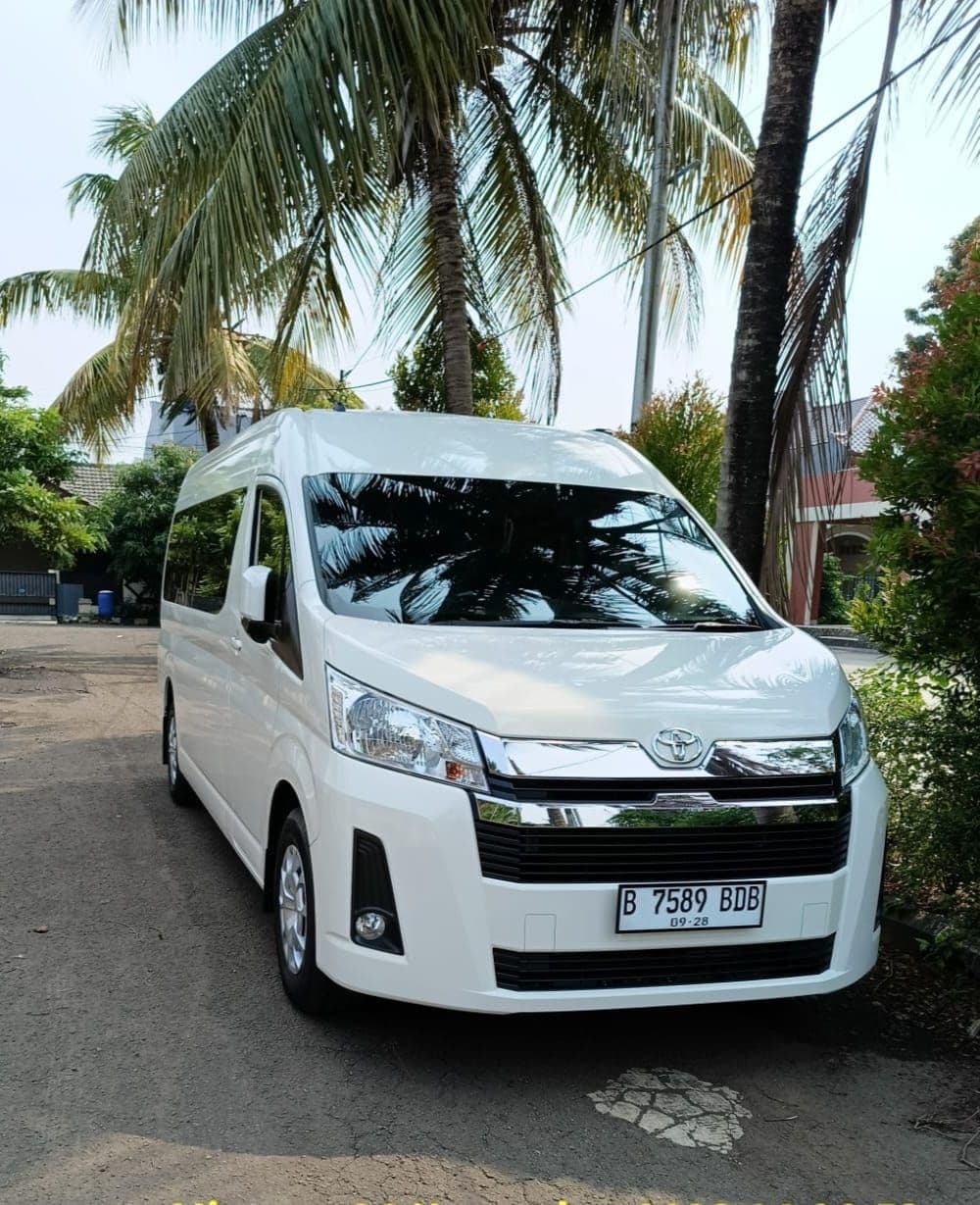 [BIGLIETTO] TRASPORTO HIACE PREMIO LUXURY 09 POSTI JAKARTA-CILETUH GIORNATA INTERA 16 ORE DI UTILIZZO